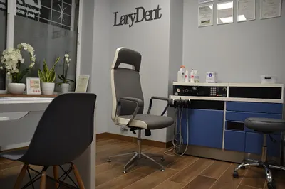 Larydent